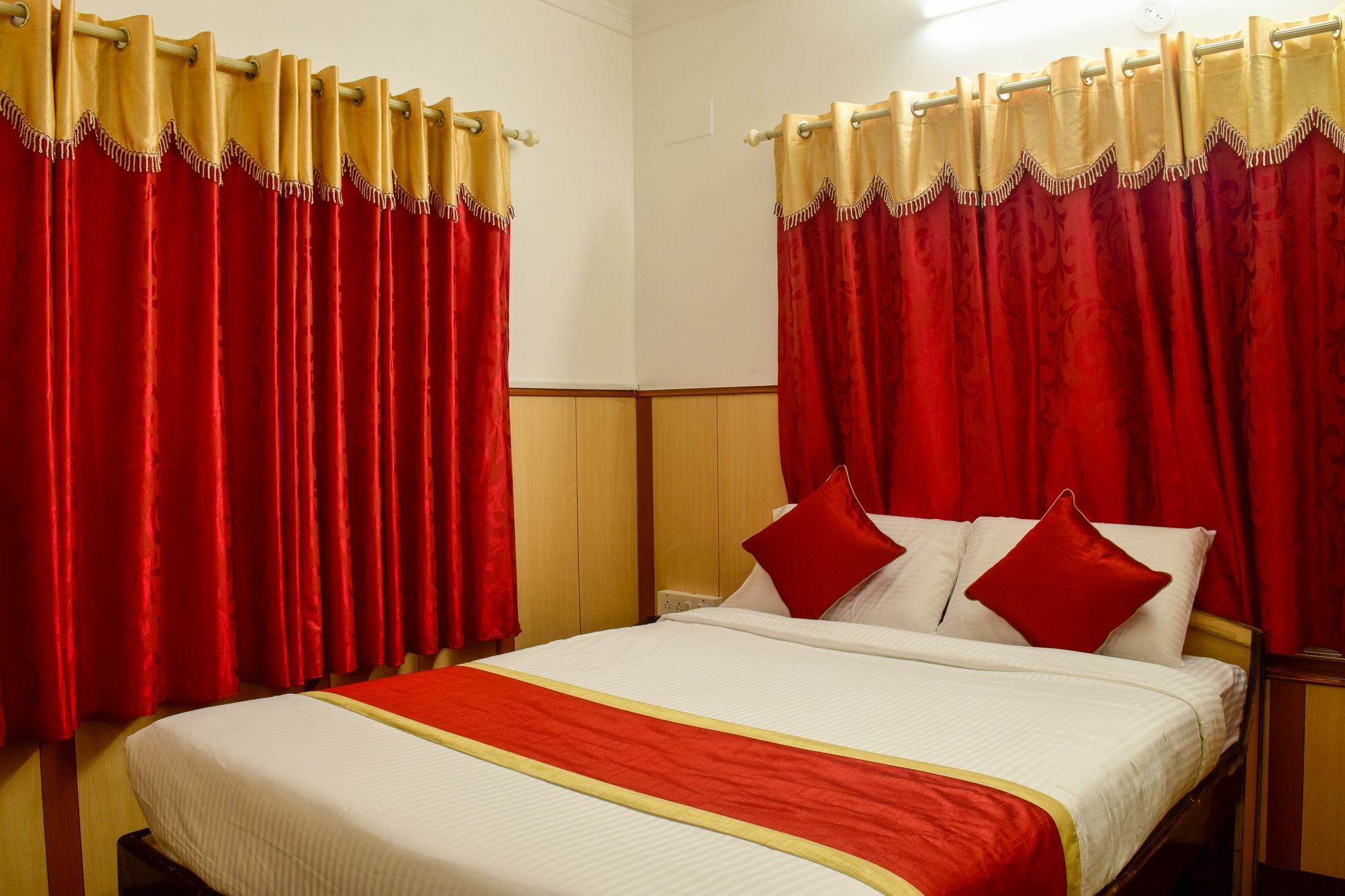 Fabhotel Shivaals Residency - Rajajinagar Bangalore Exterior photo